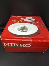 Vintage Nikko Ceramics Happy Holidays 12 Piece Dinnerware Set Christmas Tree