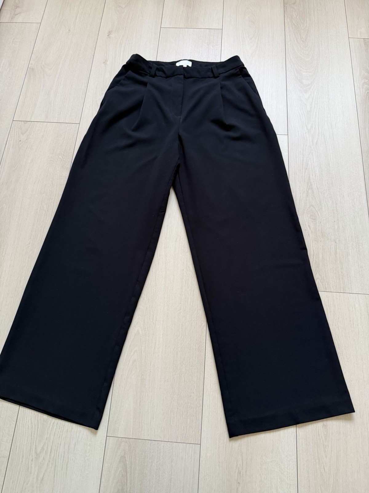 H&M Women's Black Wide-Leg Dress Pants Pleated Twill Pockets size US8