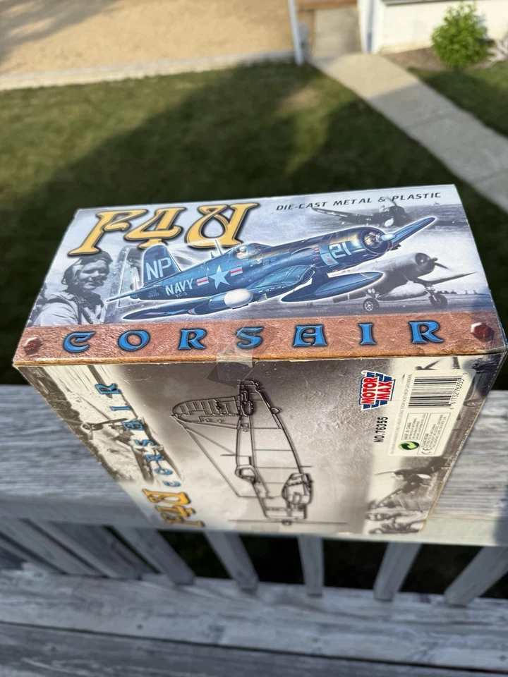 MOTOR MAX 76355 F4U Corsair 302 Navy Marine Metal 1:48 Die Cast Foto 3 de 4