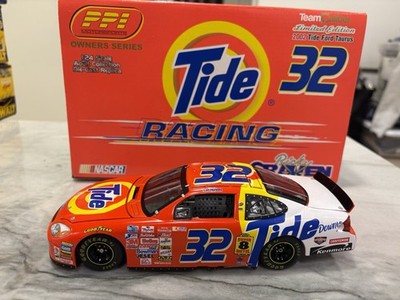 Ricky Craven 2002 Tide Nascar 1/24 Diecast Team Caliber #32 Ford