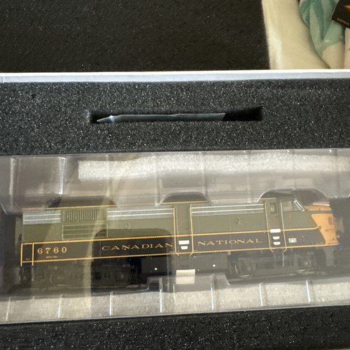 Rapido Trains HO Canadian National #6760 FPA-4 Locomotive DCC & Sound | Zustand: Nuevo