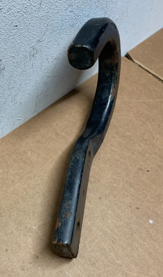 Camión Chevy GMC C/K 1500 1988-1999 usado exterior suburbano gancho de recuperación delantero derecho Foto 3 de 4