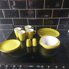22-piece Gaydon Melmex Melamine Set  lime greeb