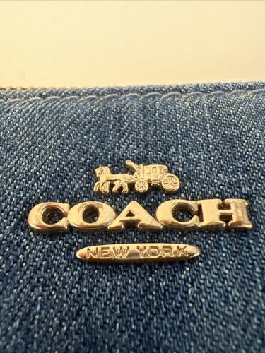 COACH WHASED DENIM WRISTLET CLUTCH POUCH CHAIN STRAP FLORAL 92050 + BAG CHARMS - Picture 20 of 24