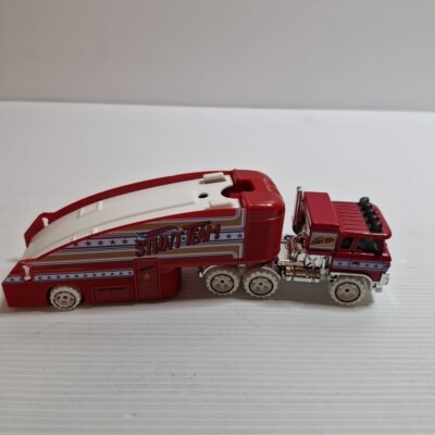 Hot Wheels Super rigs Stuntin' 2018 Semi Stunt Team