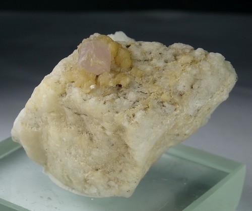 NATURAL FLUORAPATITE -238 CARATS FLUORAPATITE & FELDSPAR PAKISTAN, (N-108) - Picture 5 of 9