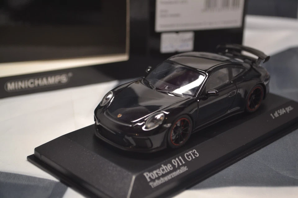 MINICHAMPS - 2016 PORSCHE 911 GT3 - METALIC BLACK - 1/43 SCALE MODEL CAR 066021 - Image 4 of 4