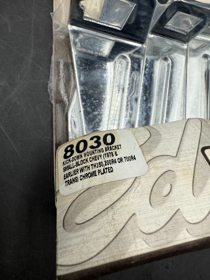 Soporte de retroceso de acelerador y transmisión automática Edelbrock para Chevrolet... Foto 2 de 4