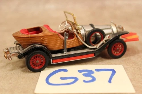 G37B VINTAGE CORGI DIE CAST CAR CHITTY CHITTY BANG BANG AS IS FOR PARTS