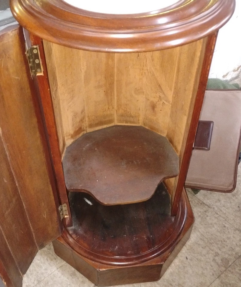 Antiguo gabinete pedestal estilo victoriano de mediados del siglo XIX caoba con tapa de mármol Foto 2 de 2