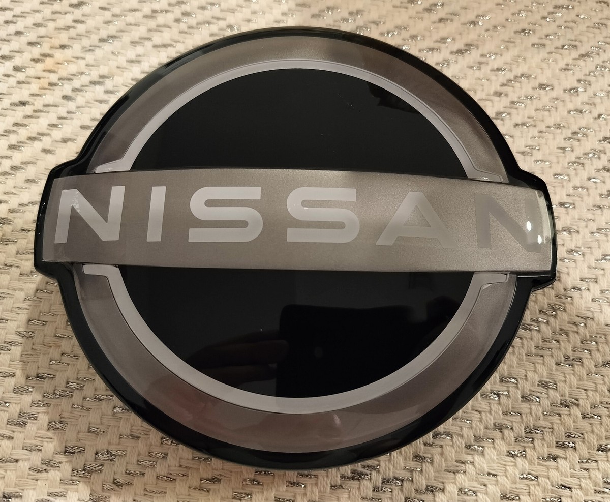 SAM様 62889-9HF0A 62890-6LJ0A Front Grille Emblem for 2023-25
