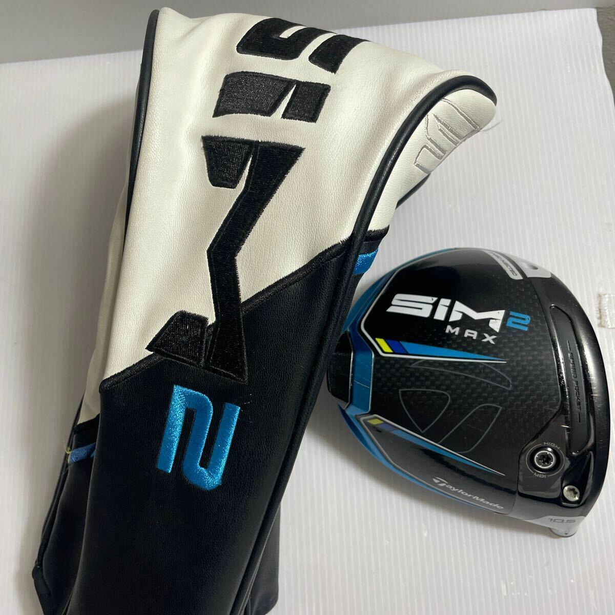 TaylorMade SIM2 MAX 10.5° Driver Head - Right-Handed + Head Cover 