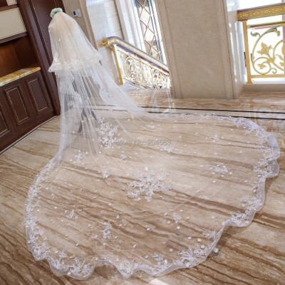 Two-Layer Wedding Veil with Appliques and Flowers Long Bridal Veils with Comb