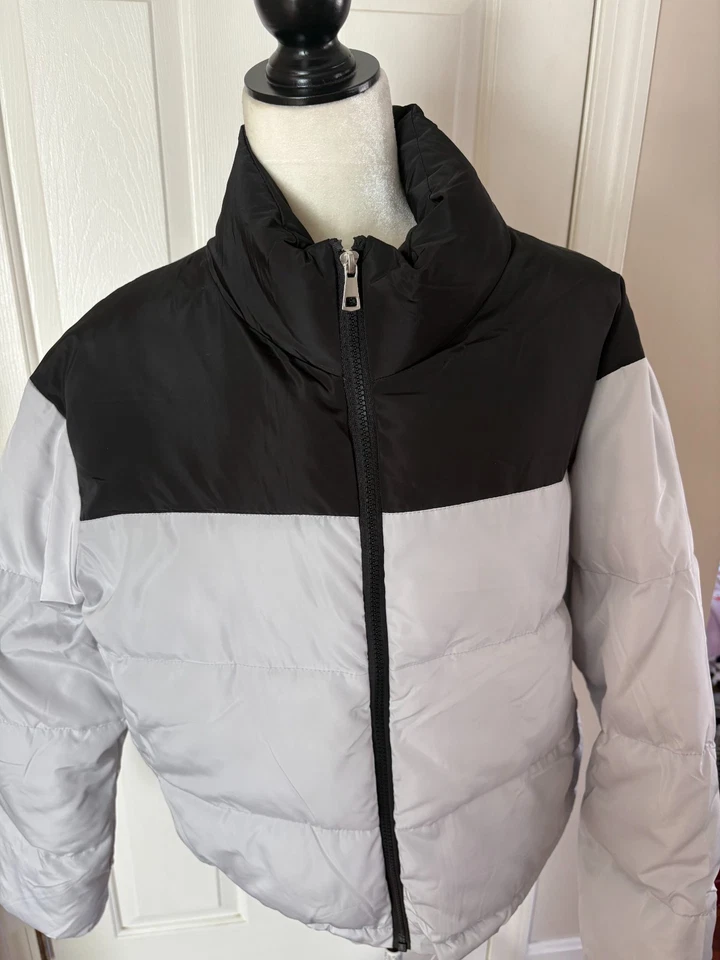 Chaqueta acolchada Charlotte Russe para mujer dos tonos negra/gris - TALLA: GRANDE - LEER MÁS ABAJO Foto 2 de 4