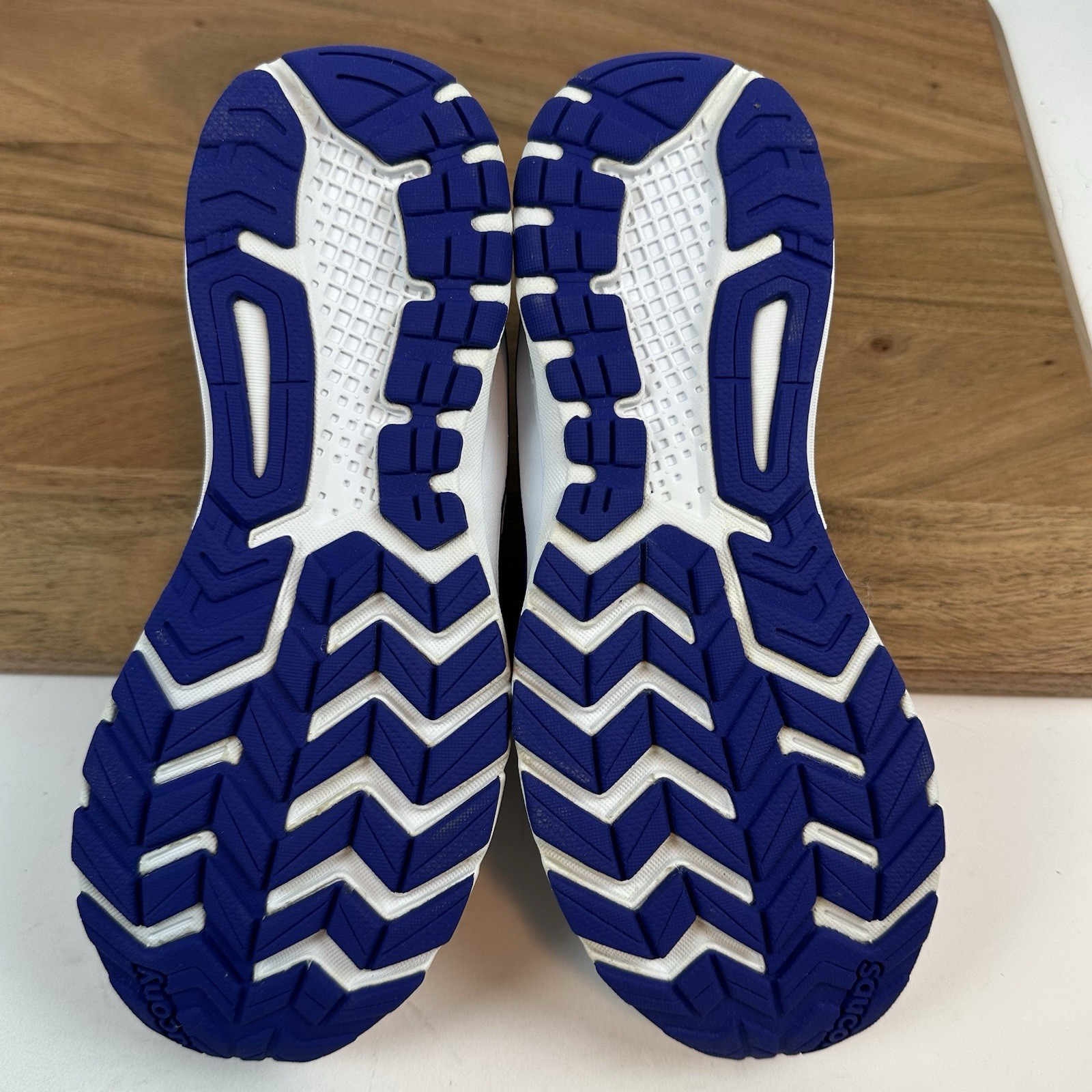 New Big Kids Saucony Ride 10 White Athletic Running Sneakers Shoes Size 5.5 M thumbnail 7