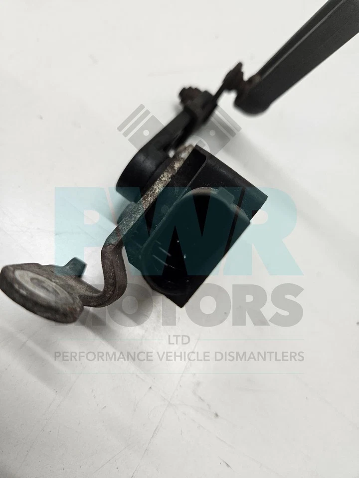 BMW F82 M4 Height Level Sensor 6784072 - Image 2 of 4