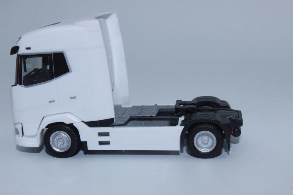 Herpa 315760 White DAF XG Tractor 1:87 H0 New In Original Packaging - Image 4 of 4