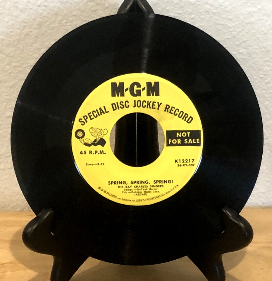 VINTAGE 1955 MGM PROMO RAY CHARLES SINGERS "SPRING IS HERE" 45 RPM RECORD - Image 4 of 4