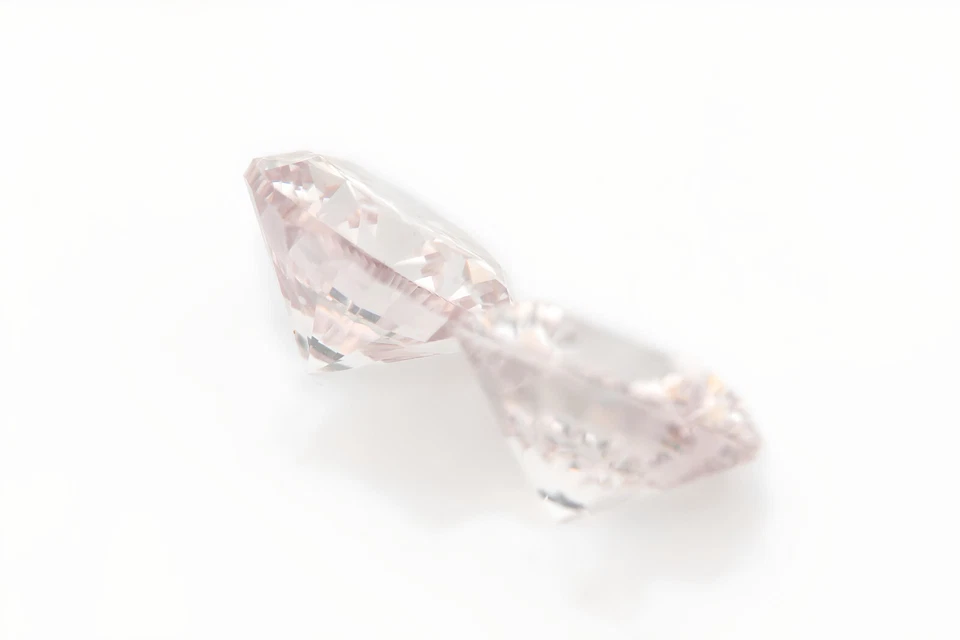 2.01ct Pink Diamond - Natural Loose Pair Of Pink Fancy Color GIA VS2round Shape - Image 4 of 4