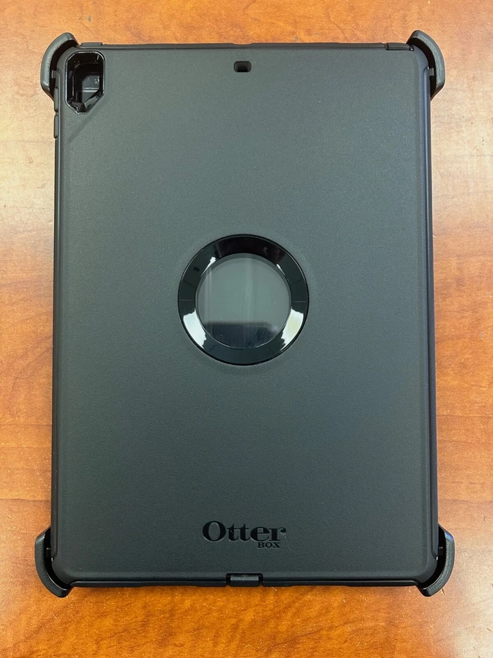 OtterBox Defender 7755781 Keyboard Folio/Case for iPad Pro 10.5 inch - Black - Image 2 of 4