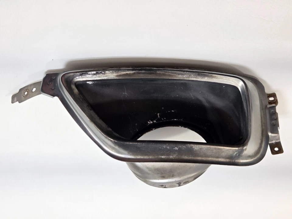 Оригинальный ободок задней правой выхлопной трубы под правую руку Buick Enclave 2013–2017 годов выпуска 22758248 - Изображение 2 из 4