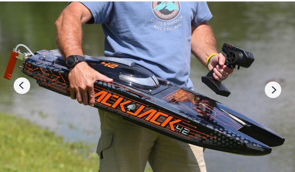 ProBoat Blackjack 42inch 8S Brushless Catamaran RTR - Black/Orange PRB08043T1 - Image 3 of 4