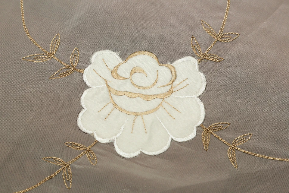 Vintage Sheer Floral Tablecloth White/Ivory 72" Round or 80" Square w/napkins - Image 3 of 4