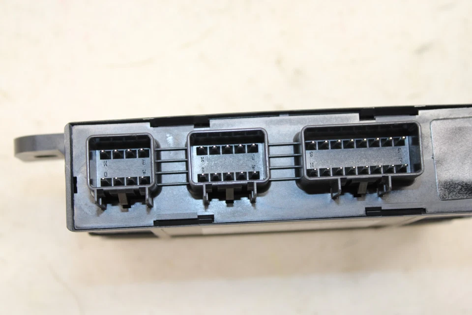 2008-2009 Chevrolet Corvette Anti Theft Locking Module 25882862 OEM MJ104 - Image 4 of 4