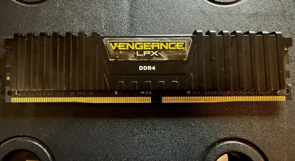 Corsair Vengeance LPX DDR4 RAM 8GB 3000MHz - Image 2 of 3