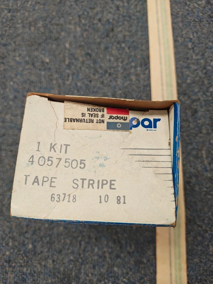 Chrysler Cordoba 1977 puerta guardabarros izquierdo y cuarto kit de cinta verde 4057505 nuevo de lote Foto 4 de 4