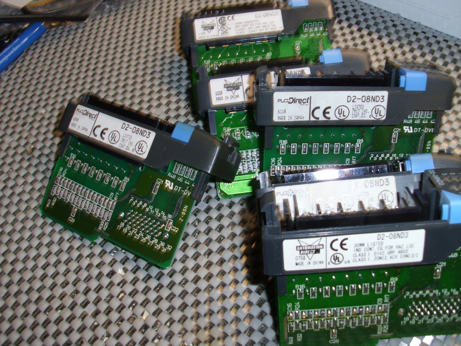 Automation Direct D2-08ND3 Direct Logic 205(One Piece)