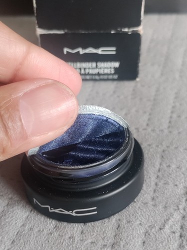 MAC Aphrodisiatic Spellbinder Shadow Blackened Navy Blue Sparkle Pigment RARE! - Picture 3 of 6