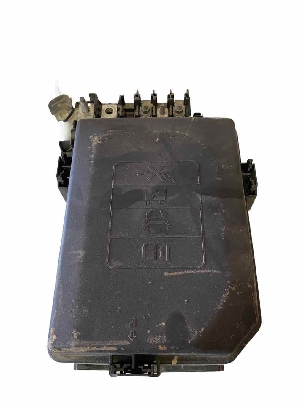 19 CHEVY CRUZE Engine Fuse Box 42677659 | eBay