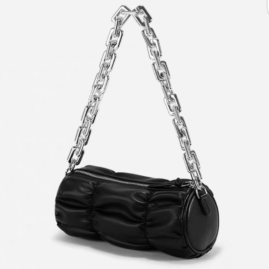 mokomoko triangle chain bag／black boa mokomoko triangle chain bag／black boa