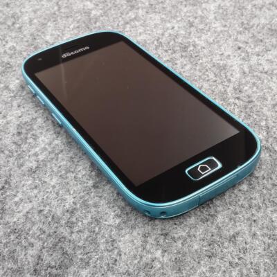 Q23 docomo SIMロック解除済み F-42A 32GB Fujitsu 美品】 docomo F-42A らくらくスマホ SIMロック解除済み
