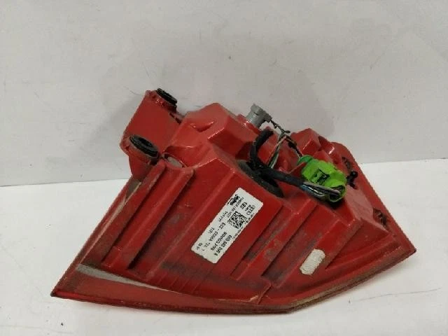 Audi A6 TDI Quattro 2012 luz trasera izquierda 4G5945095A Foto 4 de 4