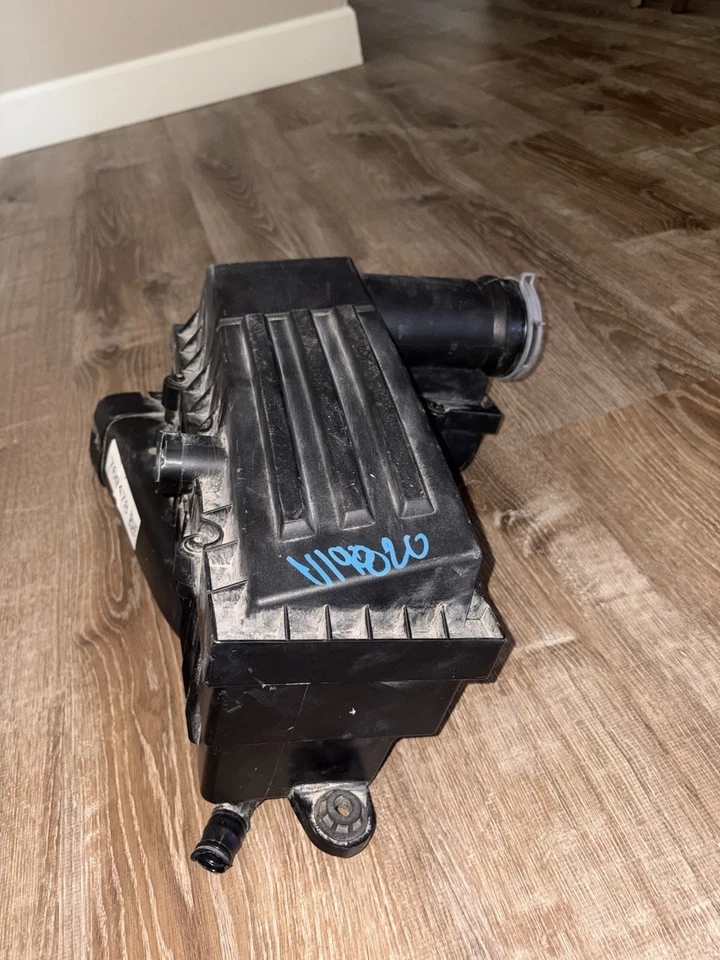 Conjunto de caja filtro de aire Volkswagen Jetta 2014-2018 5C0-129-601-D OEM Foto 3 de 4