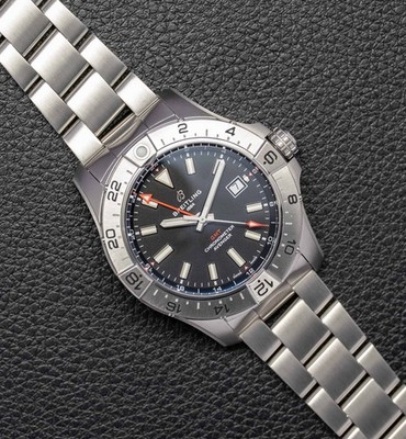 Breitling Avenger GMT 44 A32320 Fullset 2026 Box+Papers - 2 Jahre Garantie