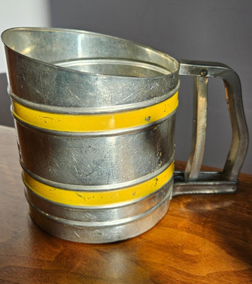 Vintage Yellow Foley Sift-Chine Triple Screen Sifter Aluminum 5.75''T x 5''D
