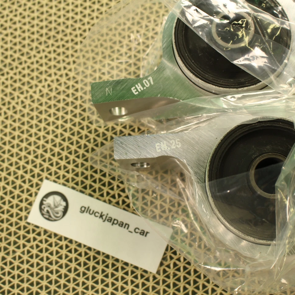 GENUINO TOYOTA LEXUS IS250 IS350 Brazo de control inferior delantero Bush derecho y derecho conjunto OEM Foto 4 de 4