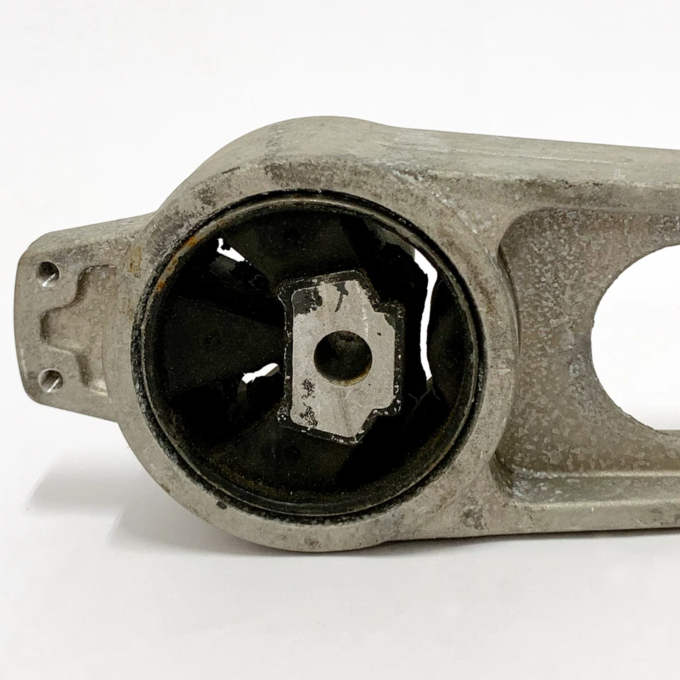 Нижнее крепление двигателя со стороны пассажира 2001-2005 Dodge Chrysler Plymouth Neon L4 2,0 л - Изображение 3 из 3