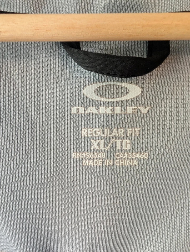 Oakley Defend Rain Jacket Coat Jet Black Size XL - Image 4 of 4