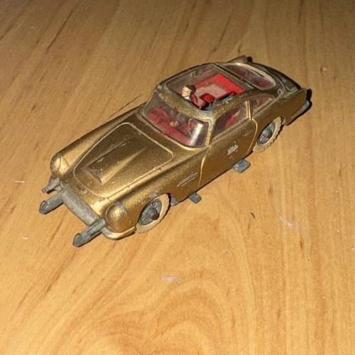 Vintage Corgi Toys - James Bond Aston Martin DB5 - Gold - Made in Britain