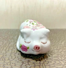 Ceramart Avon floral pig sachet powder dispenser Brazil ceramic