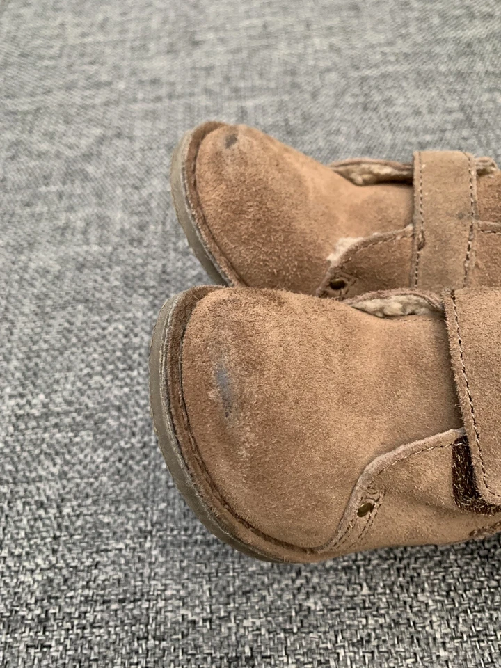 Genuine Kids Toddler Boy  faux Suede Fashion Boots Brown from OshKosh Size 5 - Image 3 of 4