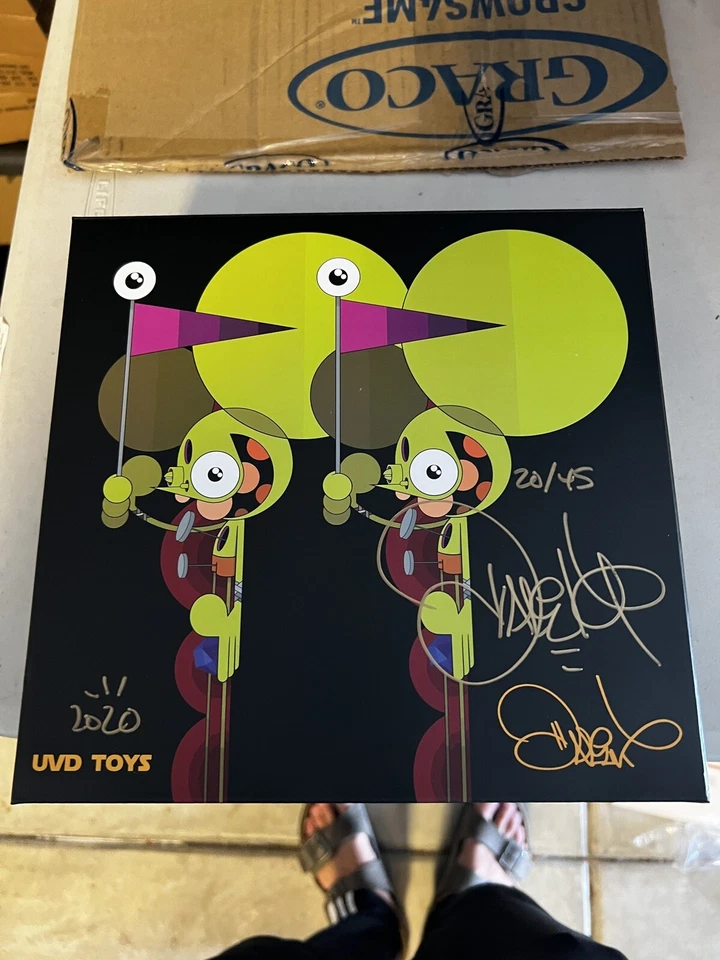 Figura Dalek Space Monkey firmada prueba de artista 2020 UVD Toys amarillo brillante 20/45 Foto 2 de 4