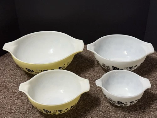 Pyrex Gooseberry Cinderella Black White Yellow Mixing Bowls Set Of 4 Bowls