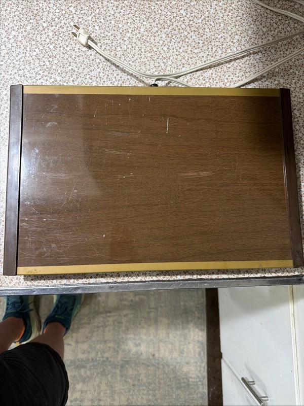 Vintage Warm-O-Tray Model 60 Wood Grain - Works  17x11