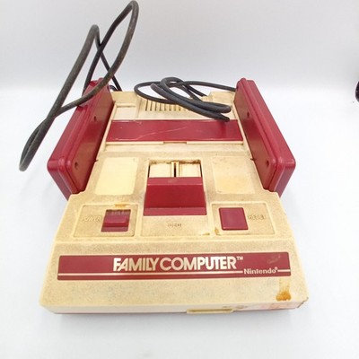 Nintendo Famicom HVC-001 Console For Parts / Repair Japanese