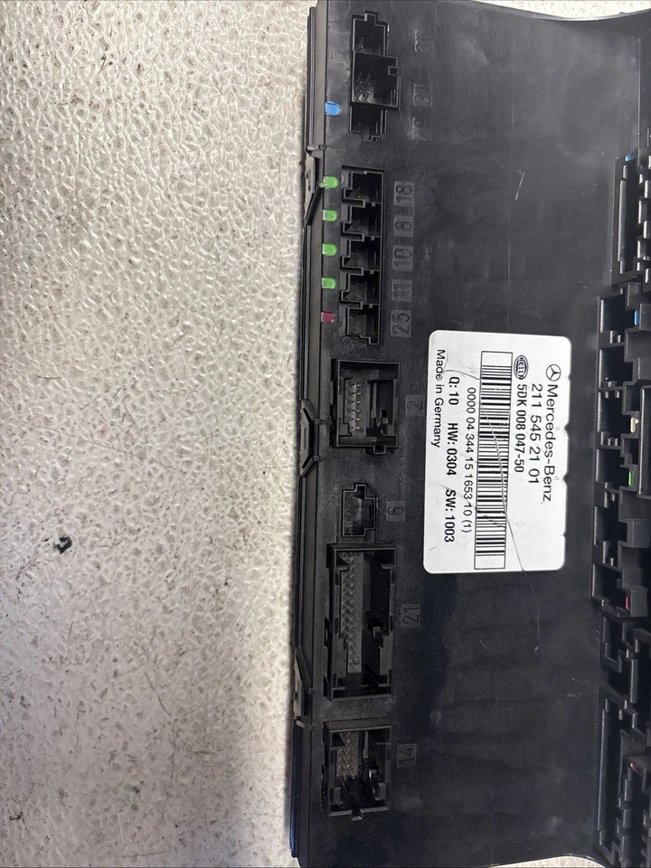 MERCEDES W211 E320 E350 E500 2004-2009 MÓDULO DE CONTROL RELÉ CAJA DE FUSIBLES SAM trasero Foto 3 de 4